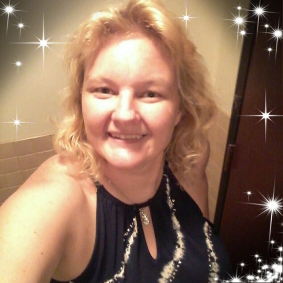 Meet your Posher, Pamela - Picture 1 of 1